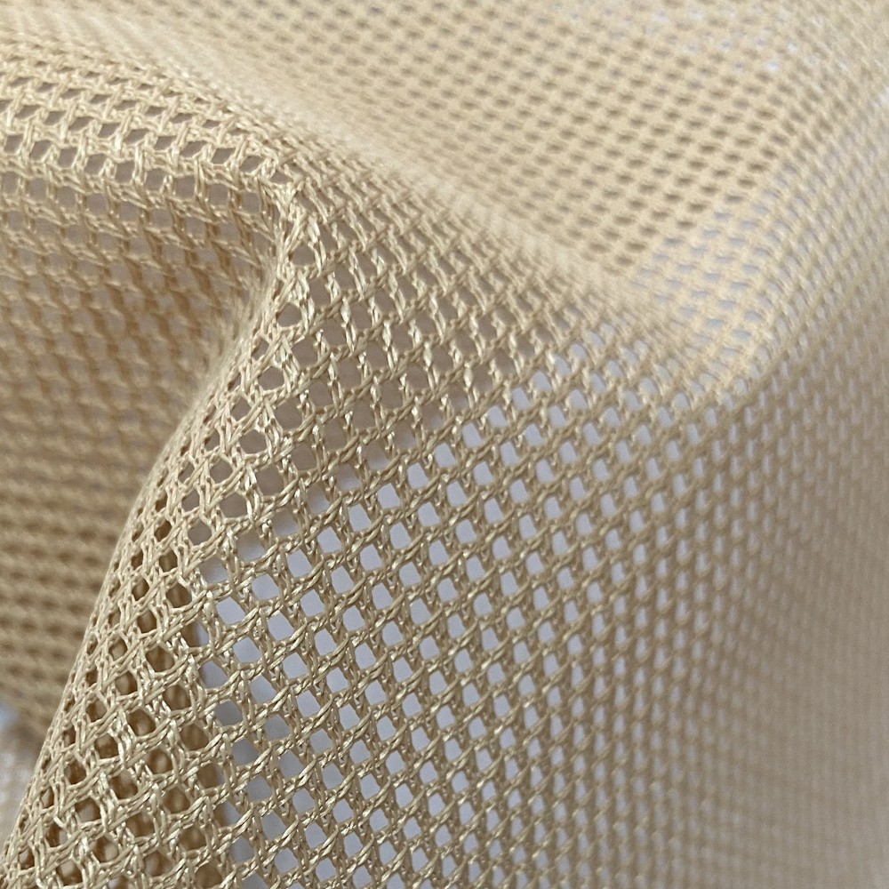 Сетка кросовочная 1-слойная 0,6 мм тем.бежевая (ширина 142 см, плотность 280 г/м2)